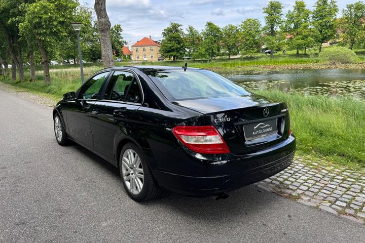 Sort Mercedes C180 fra 2008
