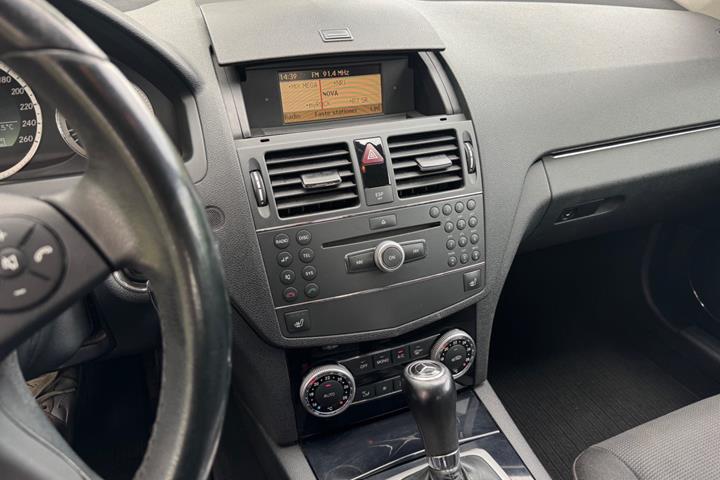 Sort Mercedes C180 fra 2008