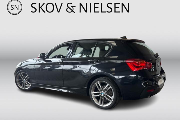 Sort BMW 118i fra 2018