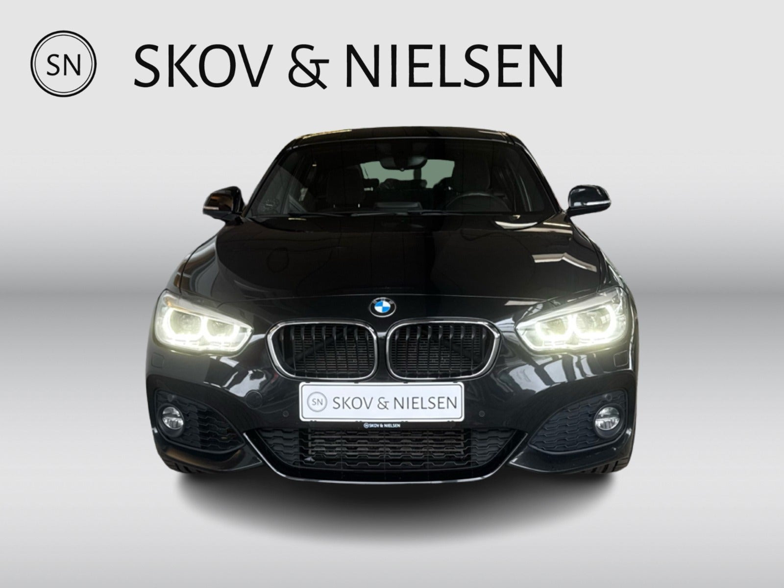 Sort BMW 118i fra 2018