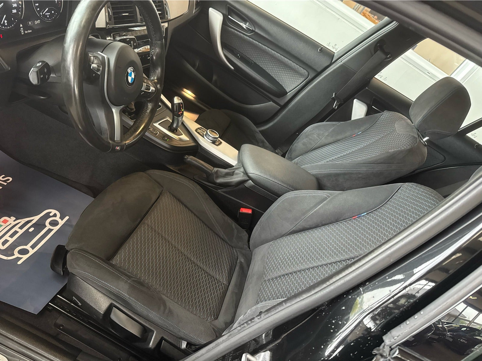 Sort BMW 118i fra 2018