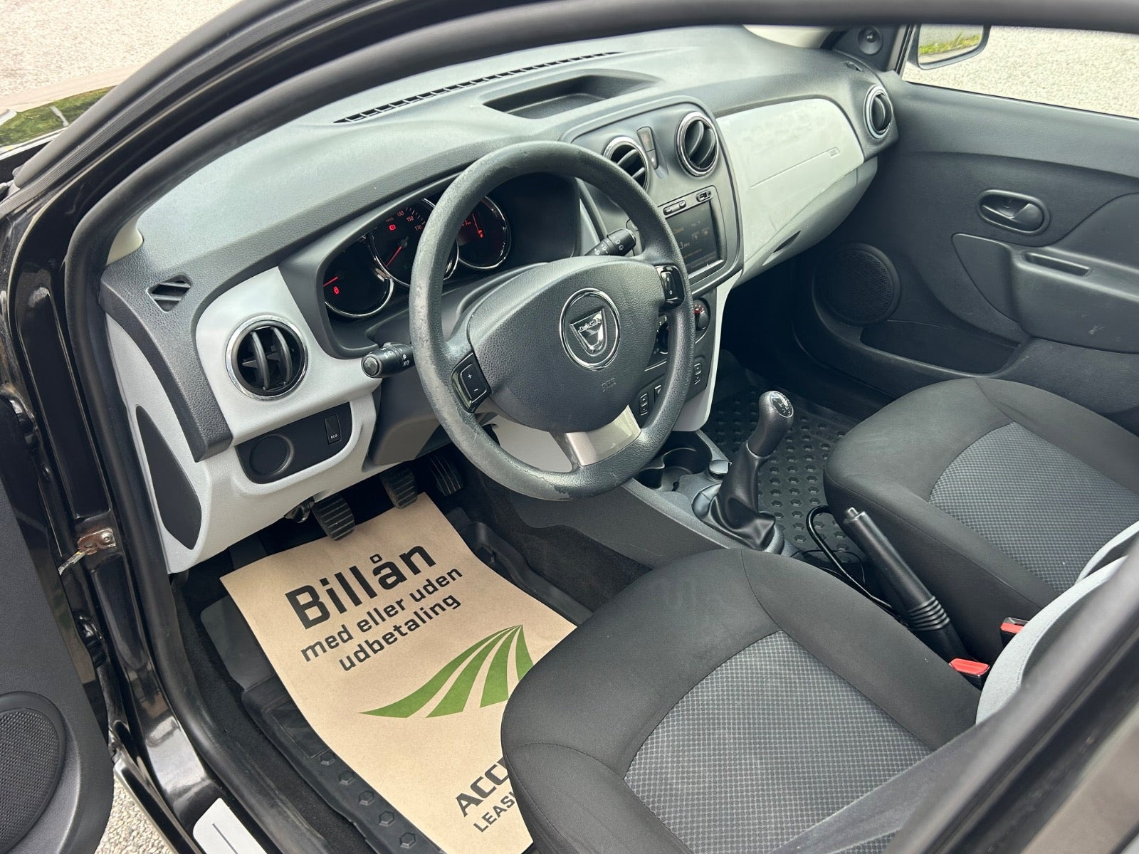 Sort Dacia Sandero fra 2014