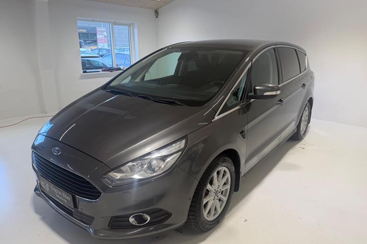 Grå Ford S-MAX fra 2017
