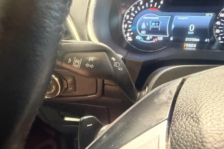 Grå Ford S-MAX fra 2017