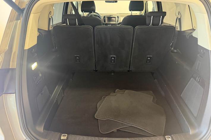 Grå Ford S-MAX fra 2016