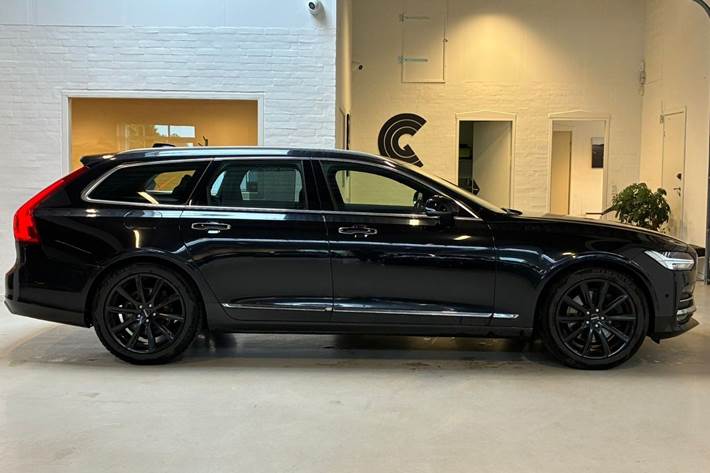Sort Volvo V90 fra 2016