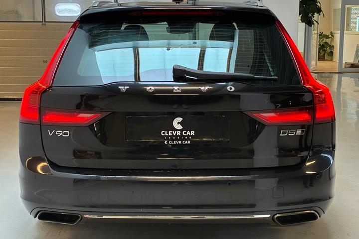 Sort Volvo V90 fra 2016