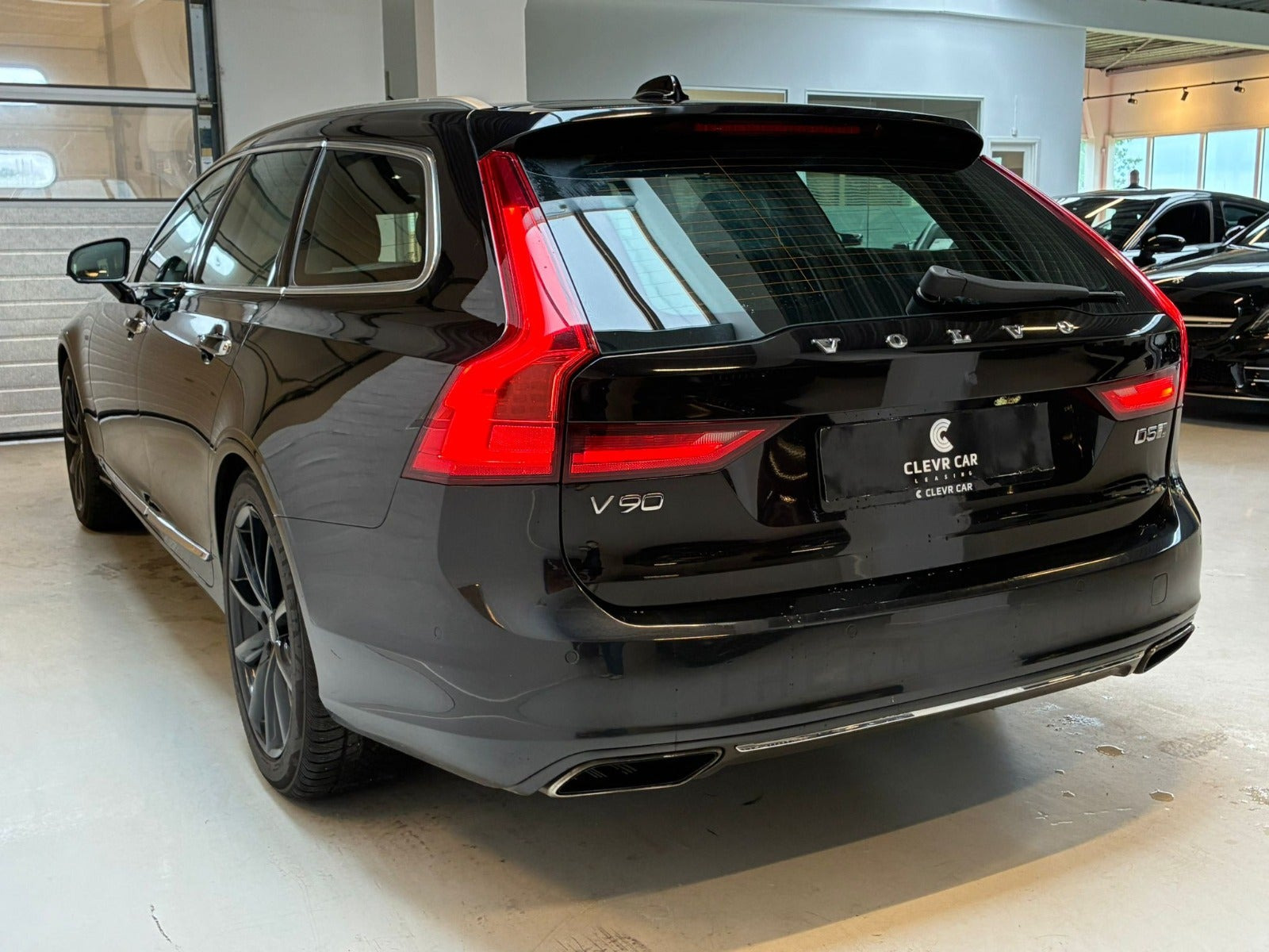 Sort Volvo V90 fra 2016