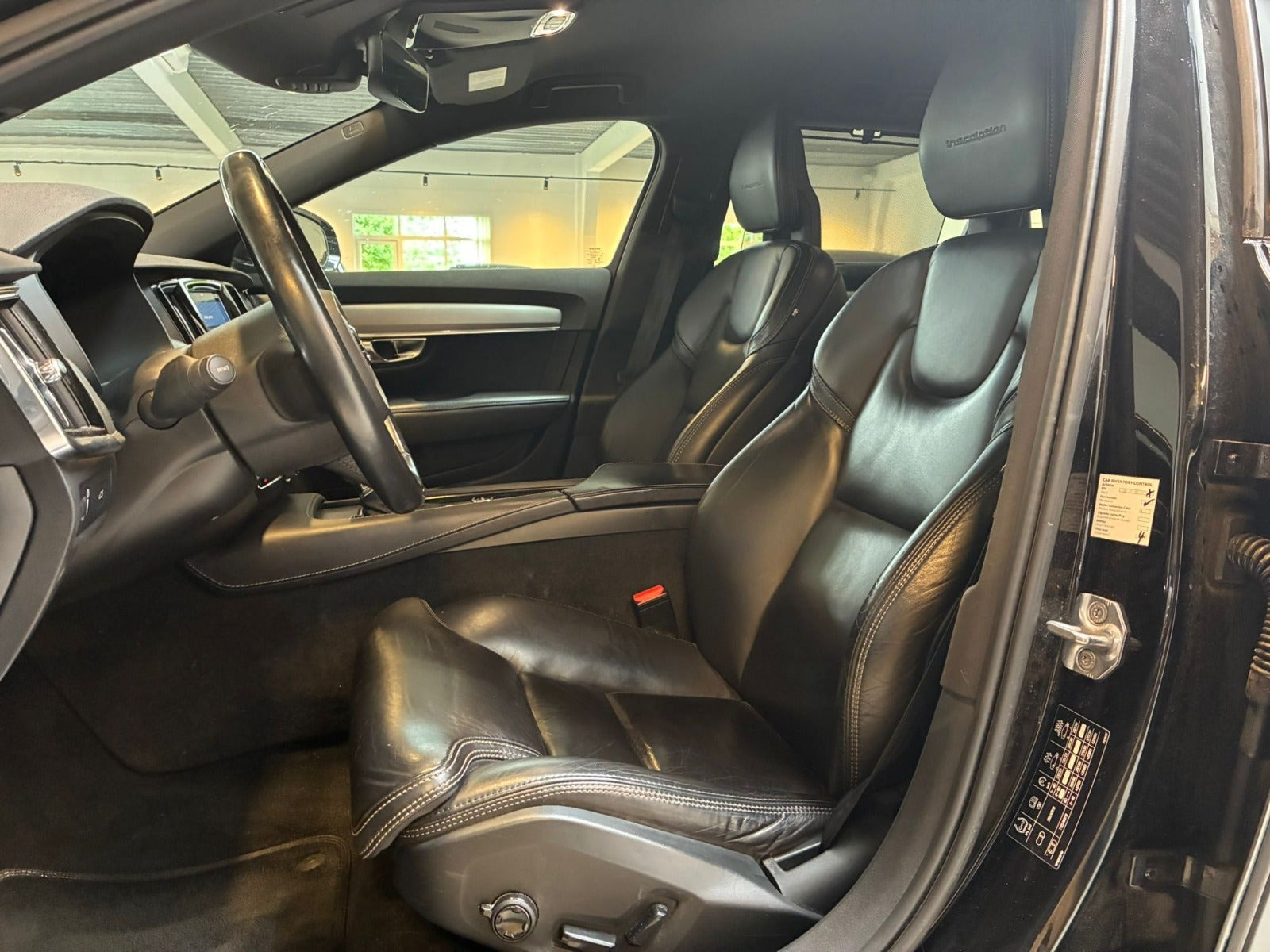 Sort Volvo V90 fra 2016