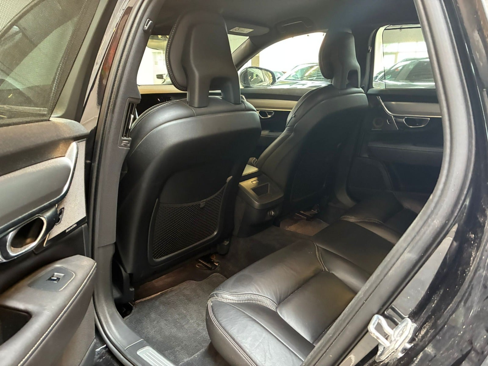 Sort Volvo V90 fra 2016