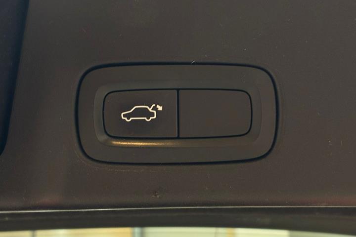 Sort Volvo V90 fra 2016