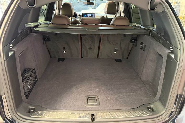 Sort BMW iX3 fra 2024