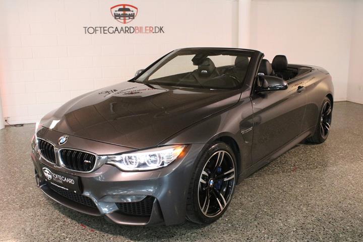 Grå BMW M4 fra 2015 set udefra