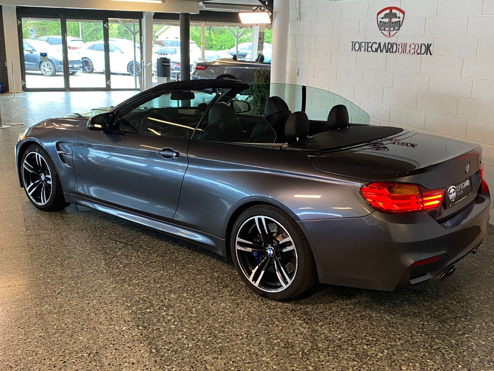 Grå BMW M4 fra 2015