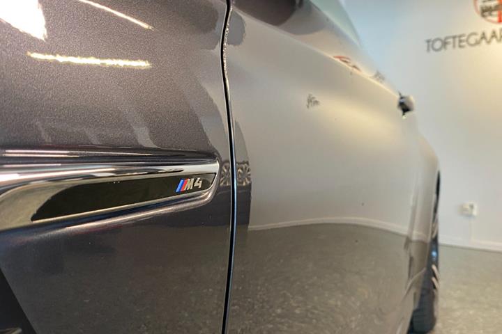 Grå BMW M4 fra 2015