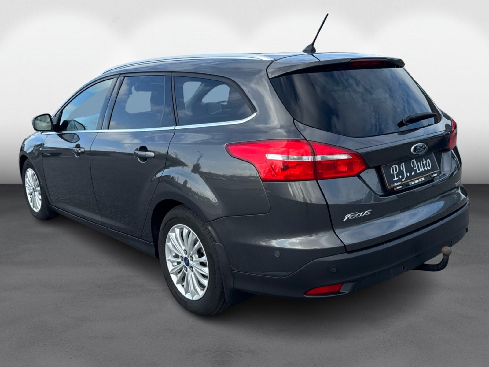 Grå Ford Focus fra 2017