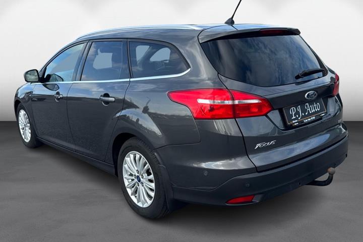 Grå Ford Focus fra 2017
