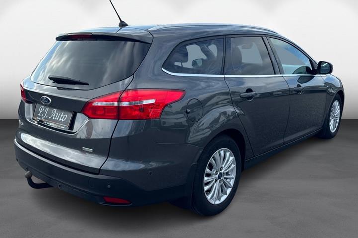 Grå Ford Focus fra 2017