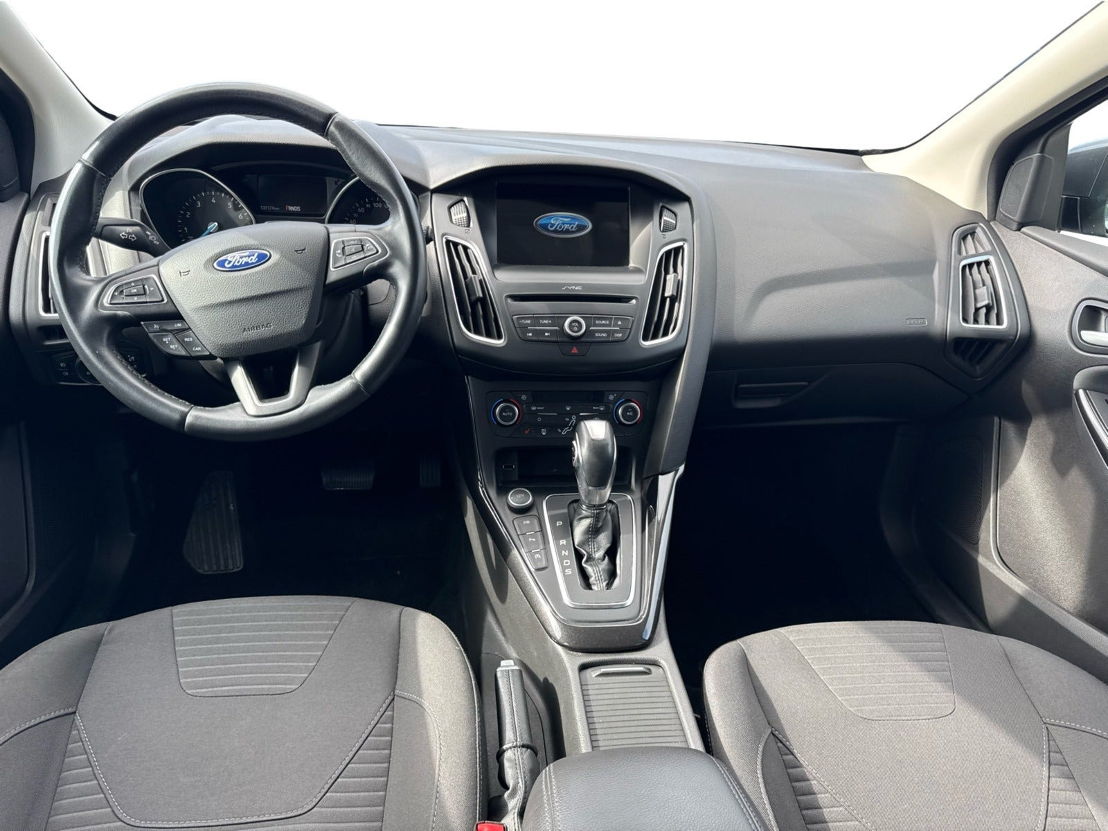 Grå Ford Focus fra 2017