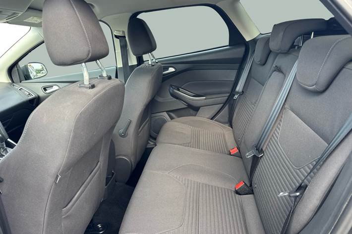 Grå Ford Focus fra 2017