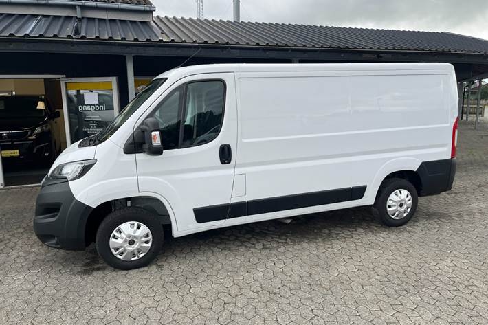 Hvid Peugeot Boxer 333 fra 2022