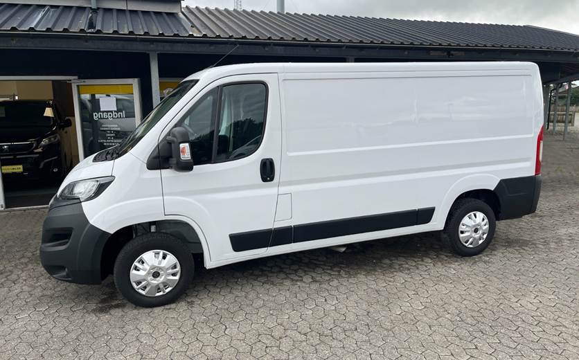 Peugeot Boxer 333 2,2 BlueHDi 140 L2H1 Premium