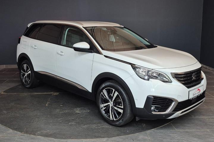 Hvid Peugeot 5008 fra 2019