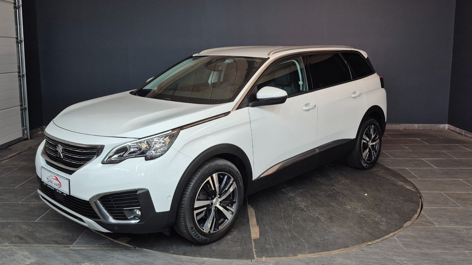 Hvid Peugeot 5008 fra 2019