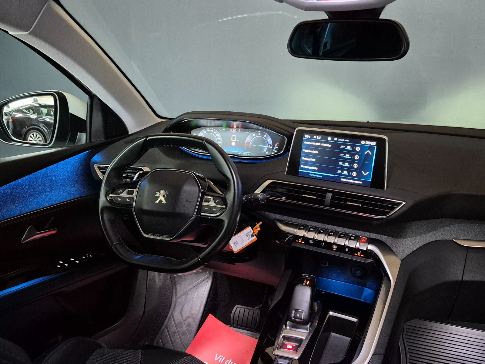Hvid Peugeot 5008 fra 2019