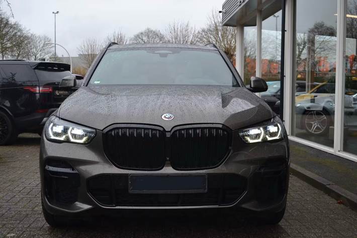 Bronze BMW X5 fra 2022