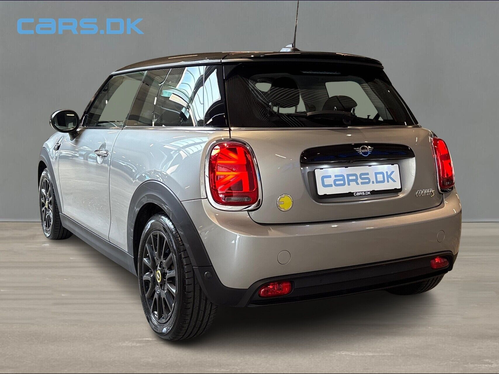 Grå Mini Cooper fra 2024
