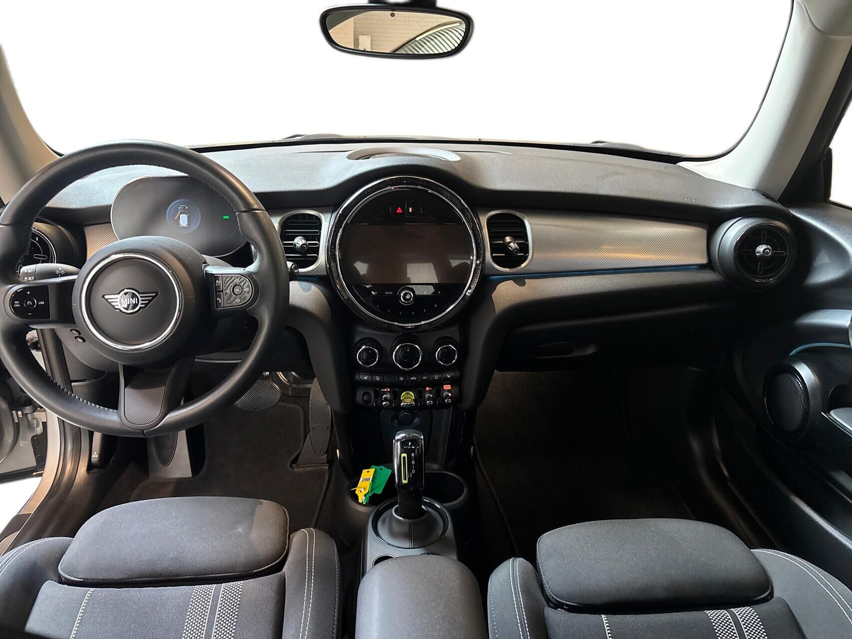 Grå Mini Cooper fra 2024