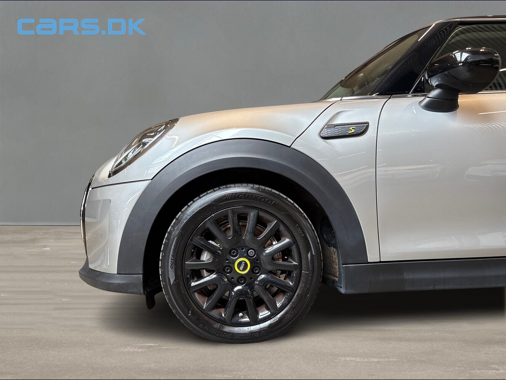 Grå Mini Cooper fra 2024