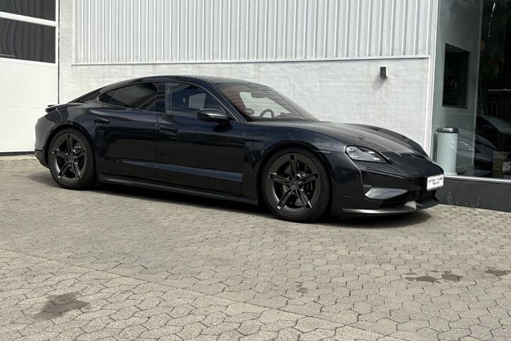 undefined Porsche Taycan fra 2024
