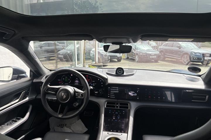 undefined Porsche Taycan fra 2024