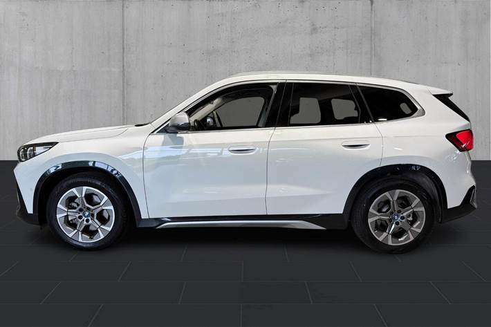 Hvid BMW iX1 fra 2023