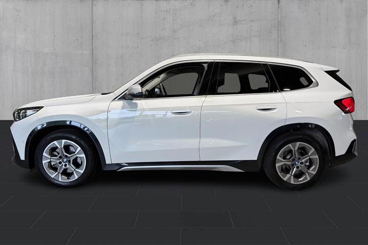 Hvid BMW iX1 fra 2023