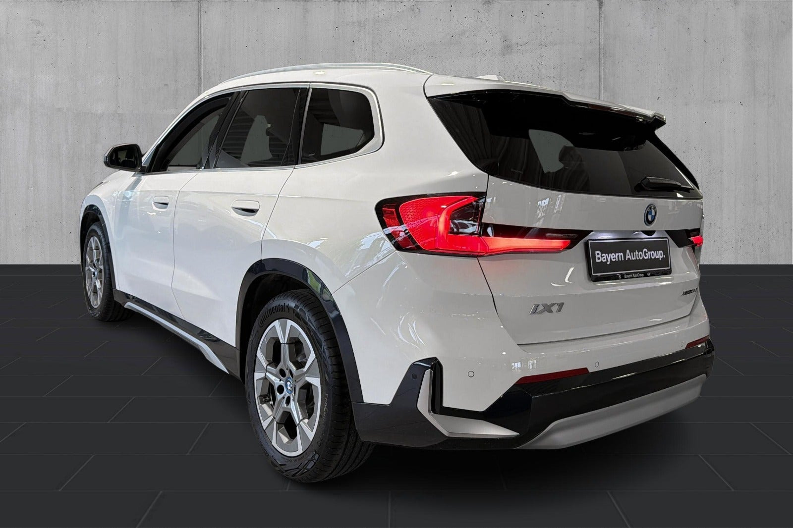 Hvid BMW iX1 fra 2023