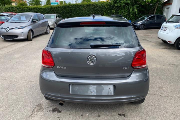 Grå VW Polo fra 2013