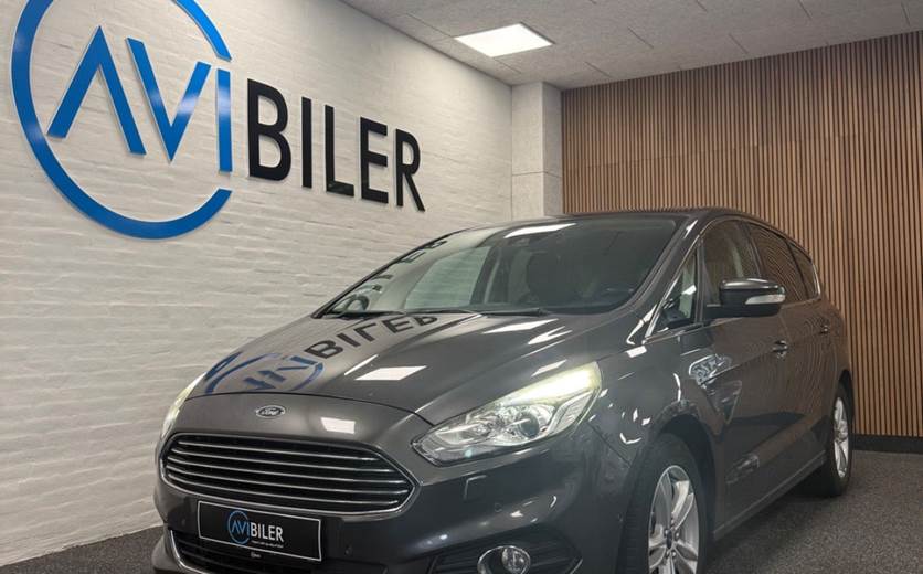 Ford S-MAX 2,0 TDCi 180 Titanium 7prs