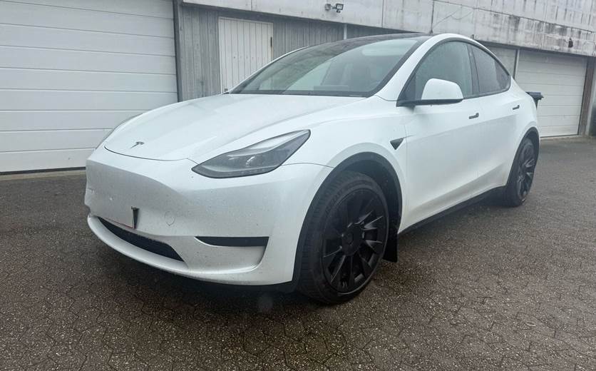 Tesla Model Y RWD