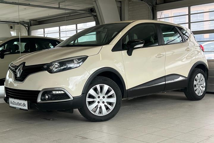 Hvid Renault Captur fra 2016 set udefra