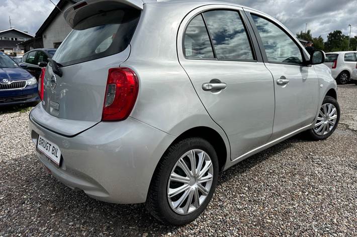 Sølv Nissan Micra fra 2017