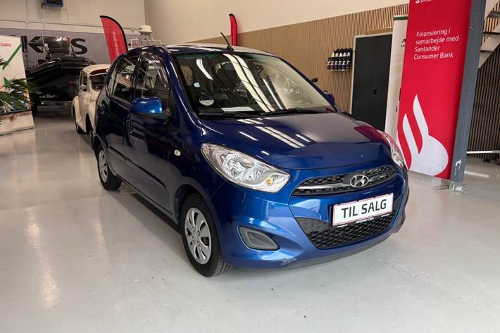 Blå Hyundai i10 fra 2012