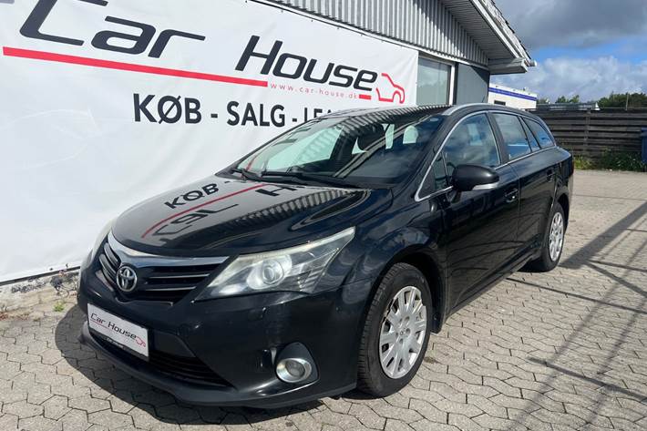 Sort Toyota Avensis fra 2012