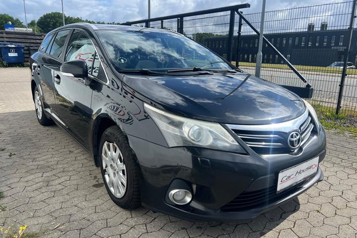 Sort Toyota Avensis fra 2012