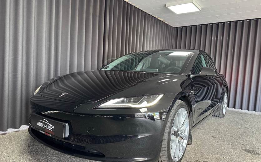 Tesla Model 3 Long Range AWD