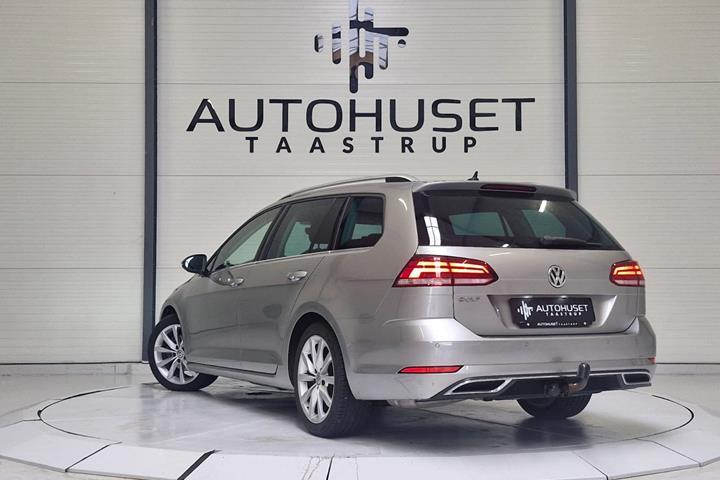 Sølv VW Golf VII fra 2019