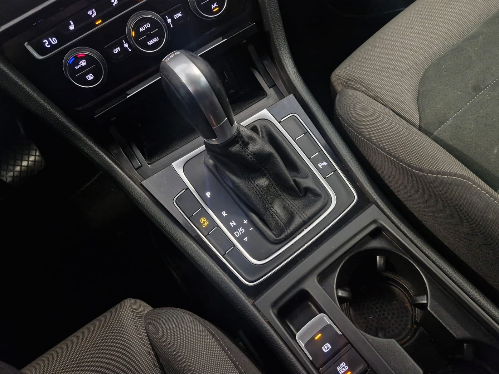 Sølv VW Golf VII fra 2019