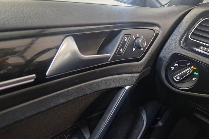 Sølv VW Golf VII fra 2019